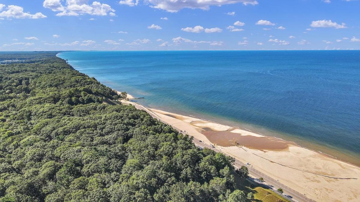 Coastal Comfort Meets Beachside Bliss Muskegon Exterior photo