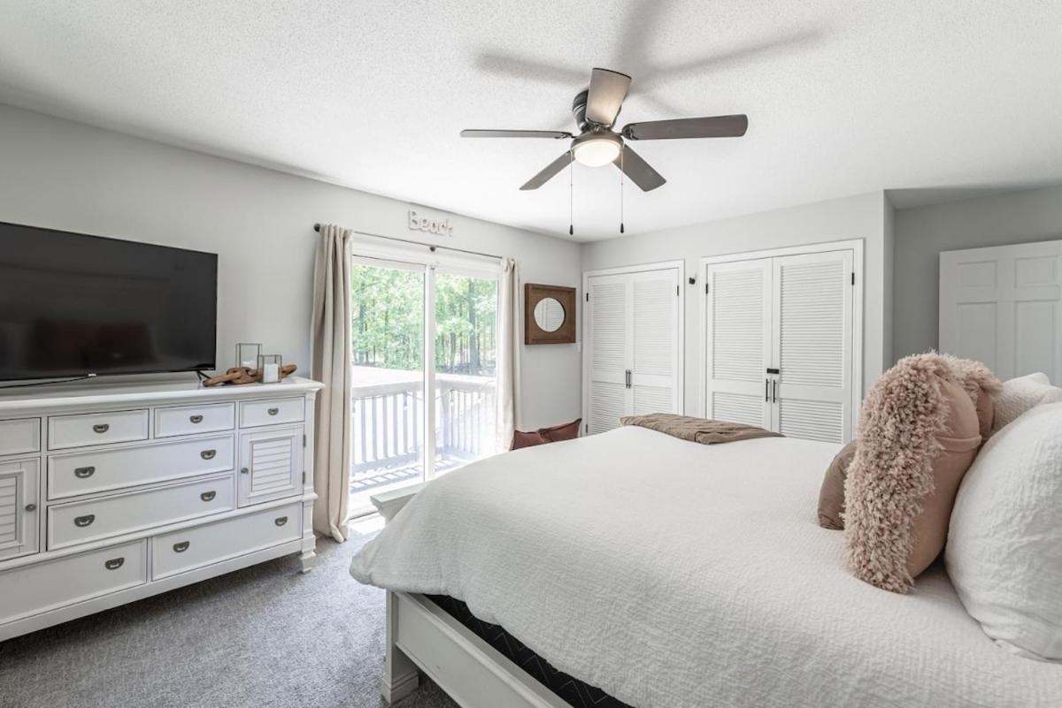 Coastal Comfort Meets Beachside Bliss Muskegon Exterior photo